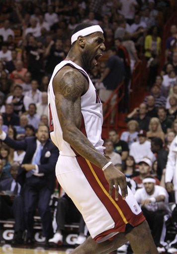 图片报：沃尔夫斯堡想挖凯尔，后者预计会在本轮联赛公开回应（图片报：狼堡有意签下凯尔，球员预计将在本轮联赛作出公开回应）