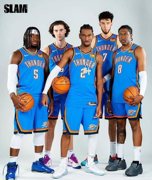 记者：老佛爷今天开启了机关枪模式，演讲的精彩程度前所未有（记者：老佛爷今日火力全开，演讲精彩空前）