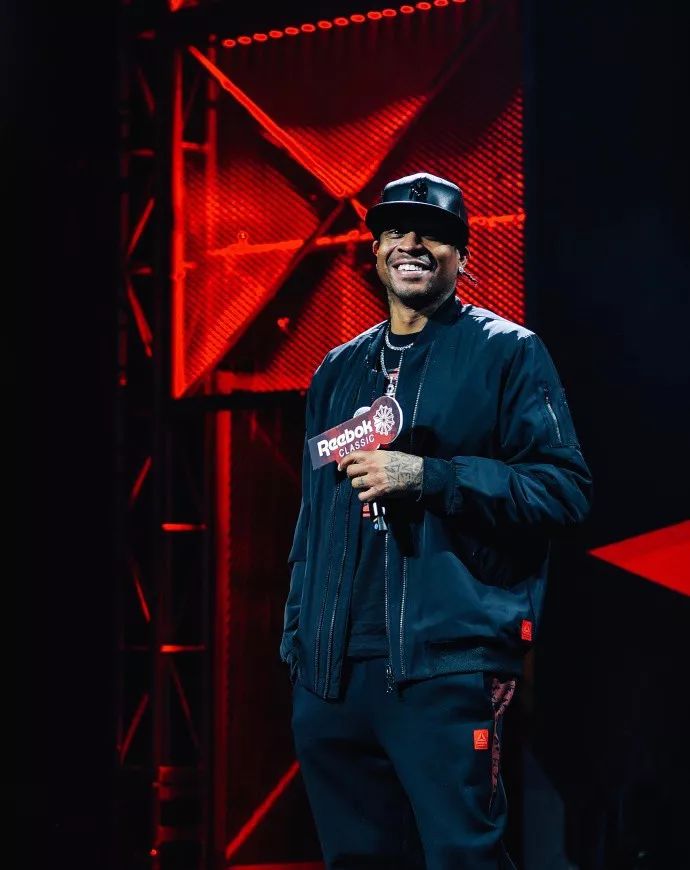 2-1，打爆日本张本智和，状态低迷连续丢分，邱党给对手上课（2-1，邱党技高一筹力克张本智和，对手状态起伏连丢分）