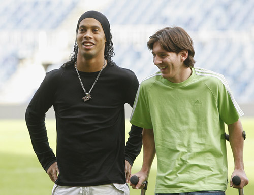 法媒：巴萨、拜仁、米兰和尤文关注南特17岁中卫塔蒂（法媒称：南特17岁中卫塔蒂获巴萨、拜仁、米兰与尤文关注）