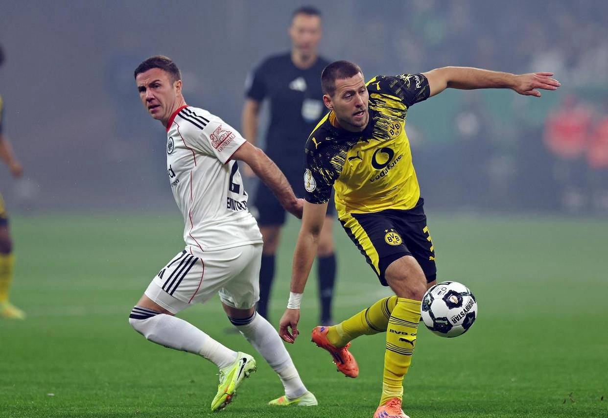 和田宇宙地毯队夺得2025新疆阿图什杯冠军，冠军奖金100万元（和田宇宙地毯队称雄2025年新疆阿图什杯，夺冠获100万元奖金）