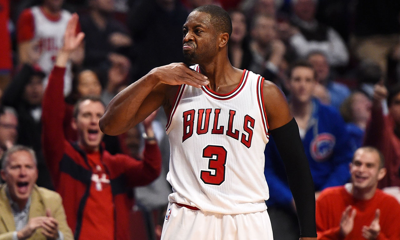 惊险一幕，马竞女足球员梅迪纳头部被膝盖撞到后失去意识（马竞女足惊魂一刻：梅迪纳头部遭膝撞后一度失去意识）