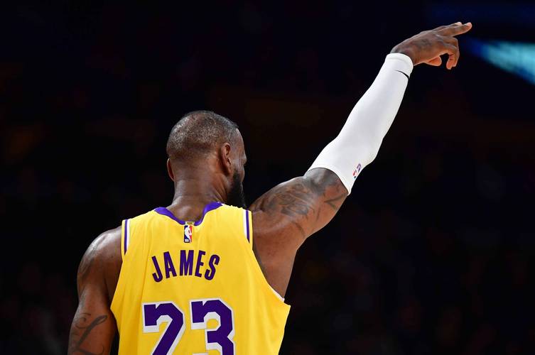 永恒的经典，《伟大的意大利左后卫》黄健翔老师经典解说（《伟大的意大利左后卫》——黄健翔不朽解说名段）