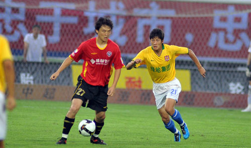 鹈鹕官宣：特雷·墨菲右肘酸痛，将缺席今天对阵勇士的比赛（鹈鹕公告：特雷-墨菲右肘不适，缺席今日战勇士）