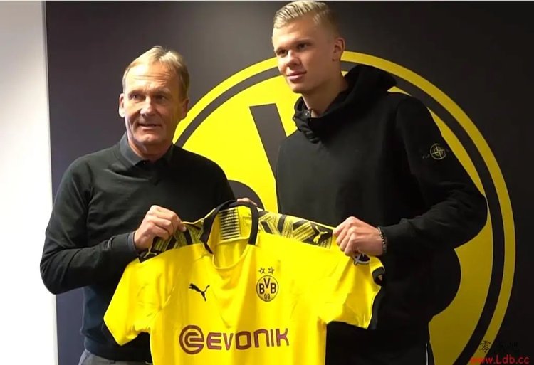 瓜帅：这是谢尔基第一次插花脚传中，他要学习梅西踢得更简洁（瓜迪奥拉：谢尔基首次用插花脚传中，需向梅西学习踢得更简洁）