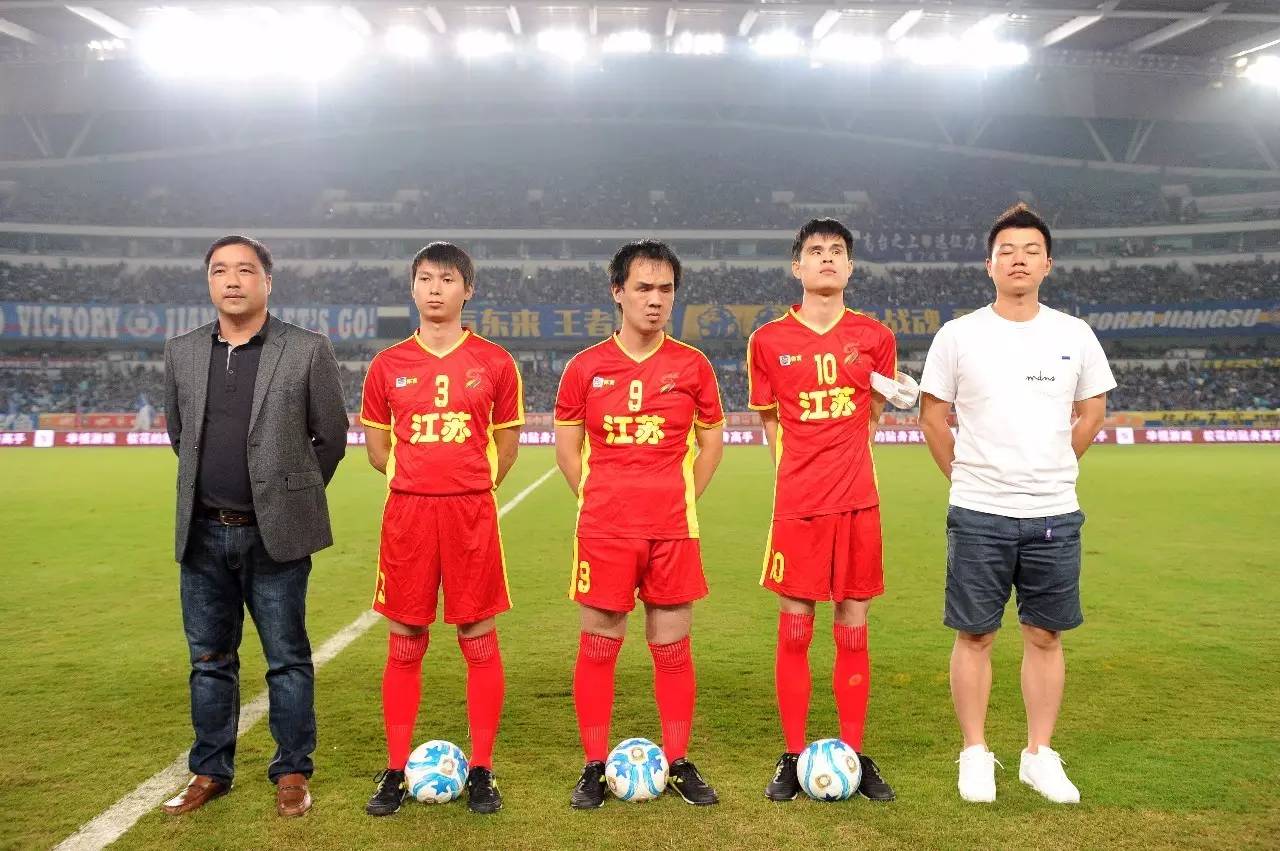 F1阿布扎比站第一练习：诺里斯最快，维斯塔潘紧随其后，勒克莱尔非第四（F1阿布扎比站FP1：诺里斯领跑，维斯塔潘紧追，勒克莱尔居第4）