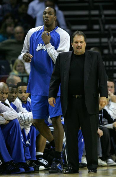 尼斯欧联6战全负垫底，各项赛事已8连败创队史最长连败纪录（尼斯欧联6战皆负垫底，各项赛事遭8连败创队史最长连败）