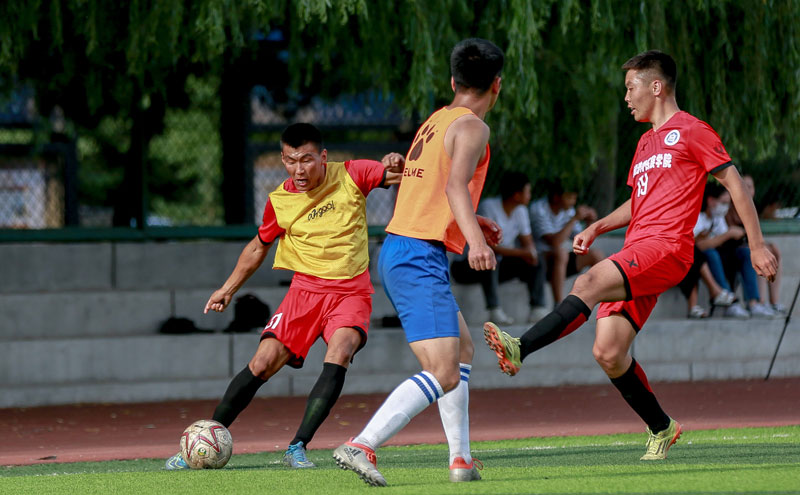 米体：斯帕莱蒂考虑放弃无锋阵，重新启用2名进攻中场+1名中锋（米体：斯帕莱蒂或弃用无锋战术，改打双前腰+单箭头）