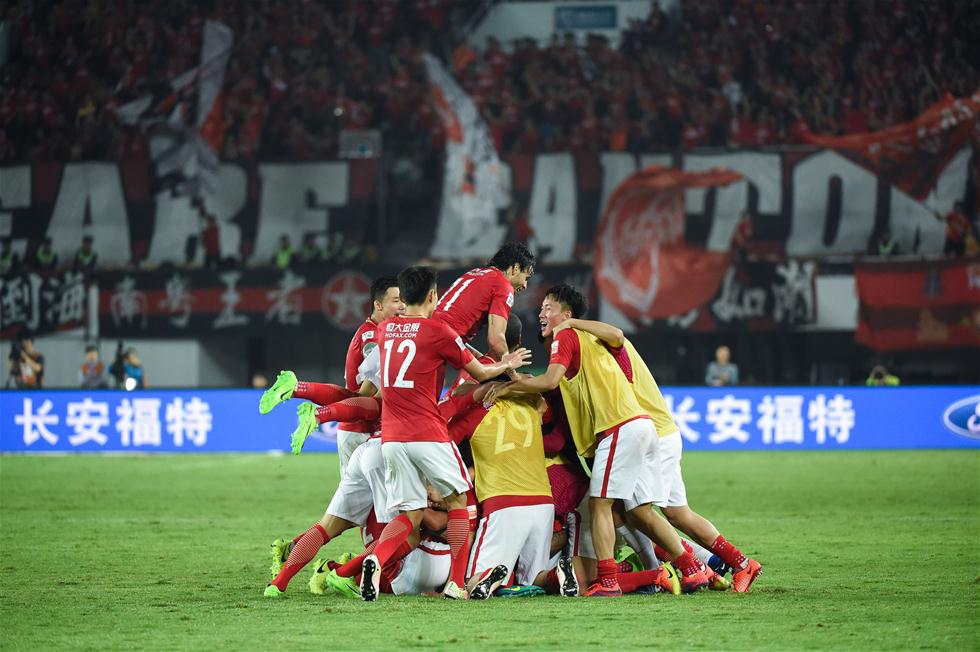 呼和浩特这幕太暖了 ！（呼和浩特的这一幕，暖心极了！）