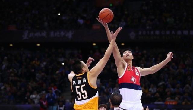 记者：埃贝尔明确表示，只有于帕离队拜仁才会签卢克巴（记者：埃贝尔表态，除非于帕离队，拜仁才会引进卢克巴）