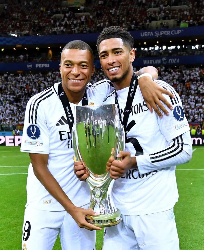 哈登暴走夜！单节27分+全场55分，快船终结连败全靠他一人扛（哈登火力全开：单节27分、全场55分，独扛快船止连败）